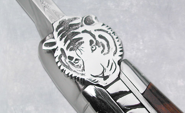 Johns knife Tiger_Bee